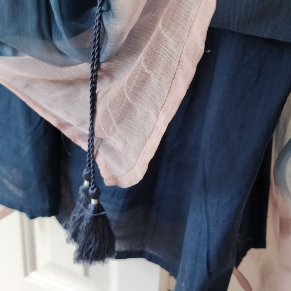 Gorgeous Novica tunic top, like new. Medium - Picture 6 of 12